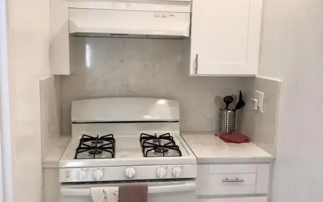Entire 3 Bedrooms Guest House Close Beach Downtown