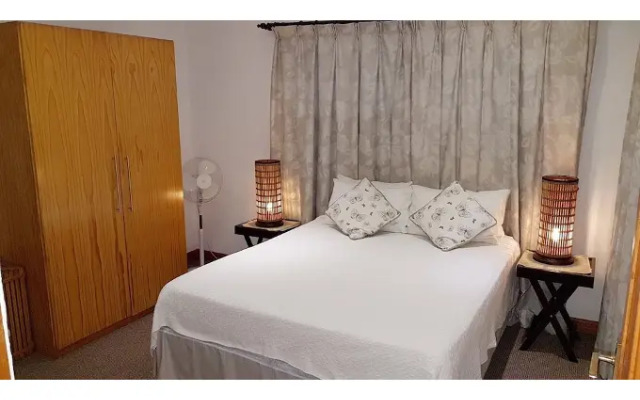 Six Valk Avenue Guest House