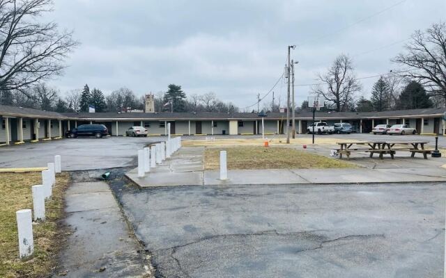 Woodridge Motel