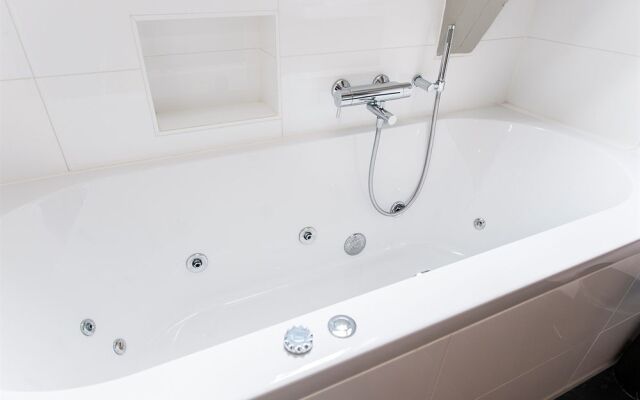 Cityden Canal Serviced Apartments