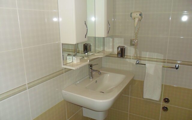 Costa Asmin Hotel