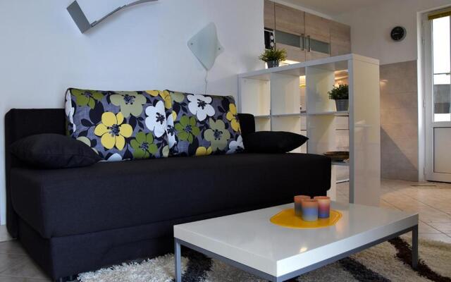 ADRIAN - NEW 2019, garden with grill, quiet neighbourhood