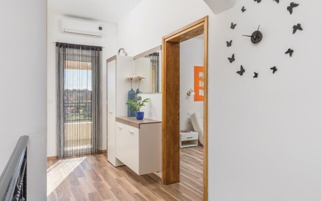 Stunning Home in Nedescina With Wifi and 4 Bedrooms