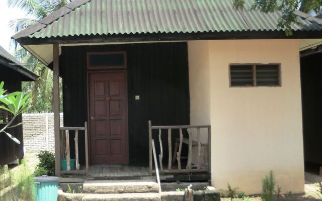 Riverside Beach Chalet