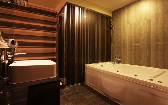 Nox Boutique Hotel