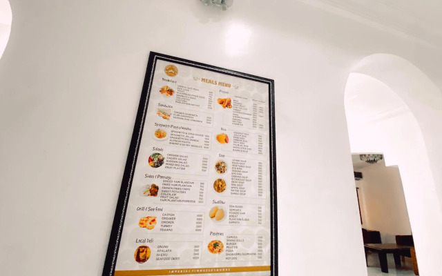 Royal Court Lounge & Boutique Hotel