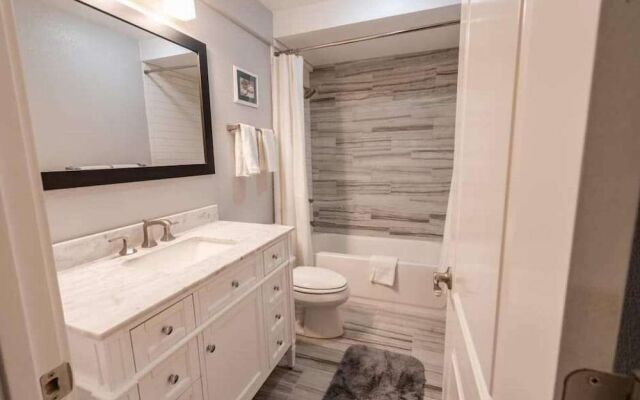 Prospector Lodge by Vacation Roost