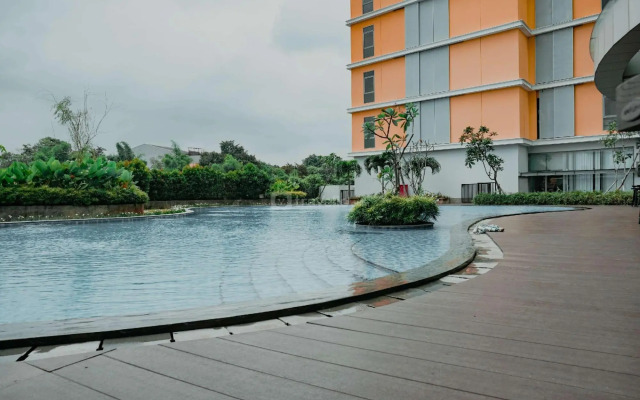 Apt Pejaten Park 2 BR Luas dgn Swim Pool & Netflix
