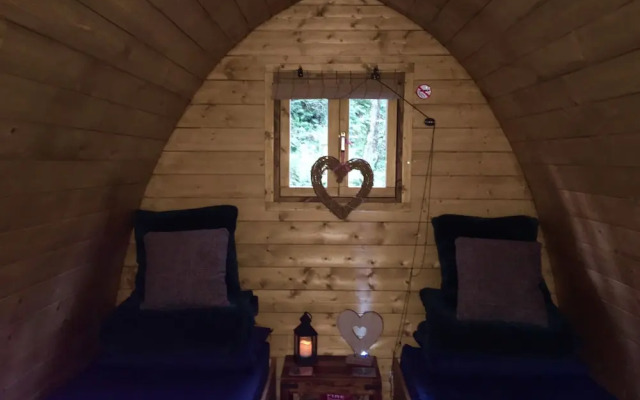 Broomhills Farm River Eco Pods