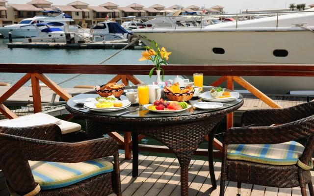 Al Bander Hotel & Resort