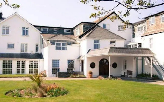 Treglos Hotel