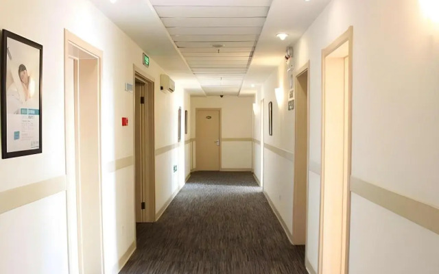 Jinjiang Inn Qingdao Wusi Square Nanjing Road Metro Station