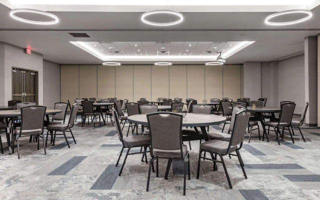 Cambria Hotel Bloomington Mall of America Minneapolis Airport