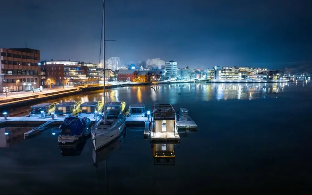 Porsgrunn Centrum Boat Hotel