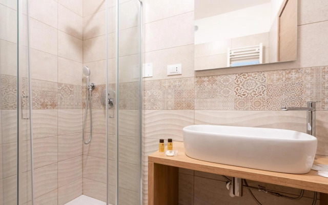 Отель Red Sun Village