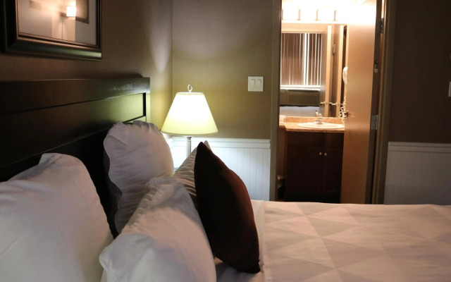 Nomad Hotel and Suites