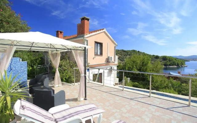 Villa Niso