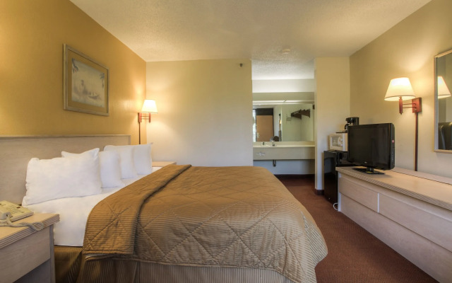 Quality Inn & Suites St Augustine Beach Area