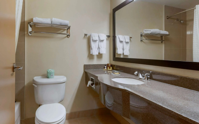 Best Western Plus Burlington Inn & Suites