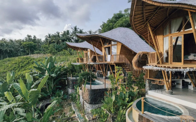 Kalma Bamboo Eco Lodge