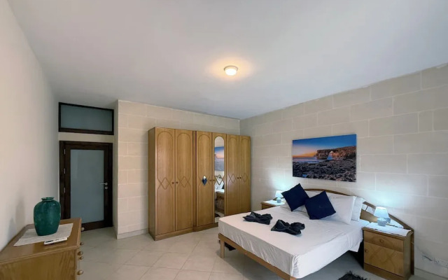 Traditional Maltese 3BD Apartment