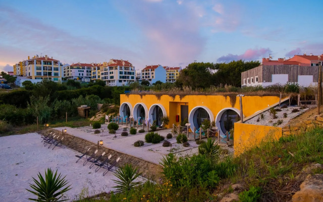 Хостел WOT Ericeira Surf Social