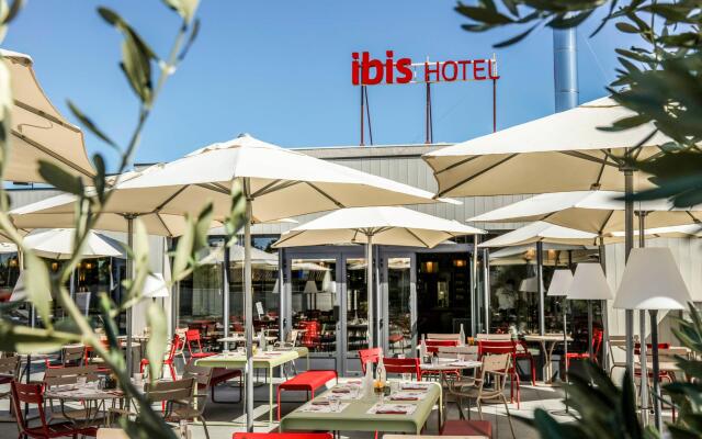 ibis Orange Centre Echangeur A7 A9