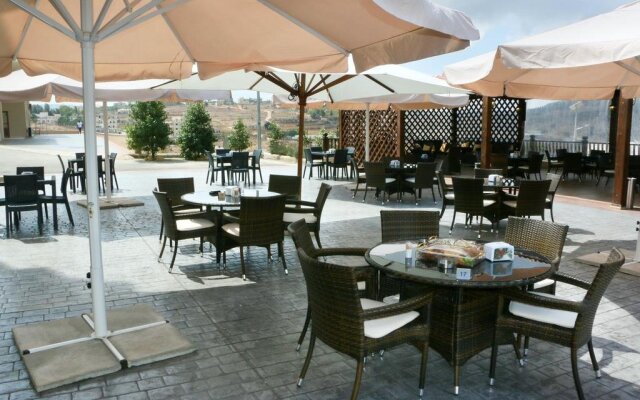 Oak Hills Hotel