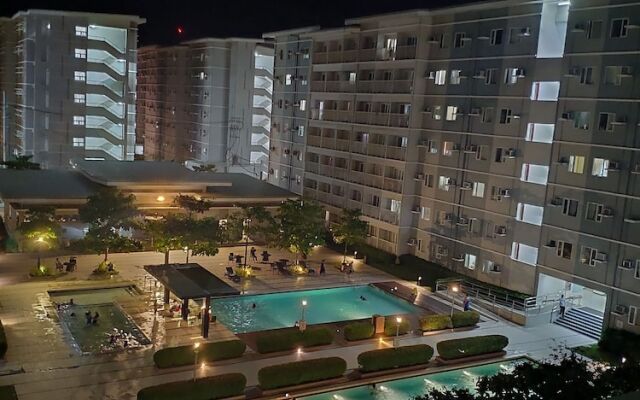 Trees Residences by Jhoy