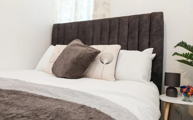 Victoria Road Apartment in Stoke