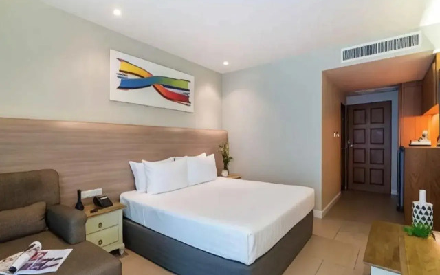 Sea Me Spring Too Hotel