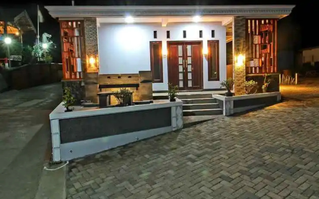 Saputra View Bromo Homestay
