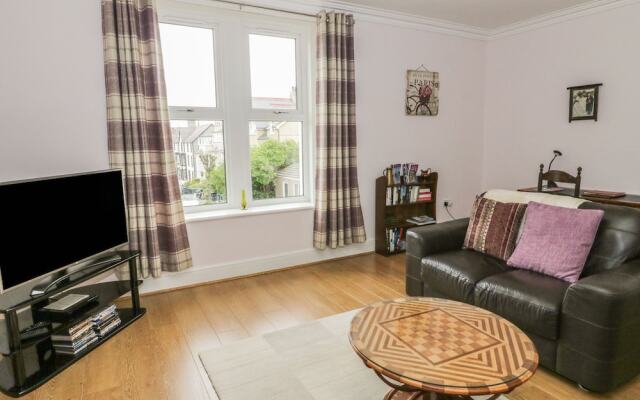 Flat 2 - 9 Rhiw Bank Terrace