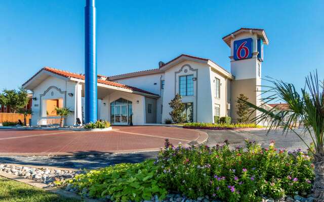 Motel 6 Euless, TX - DFW West