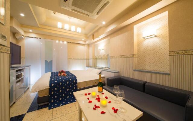 HOTEL THE i Adult only