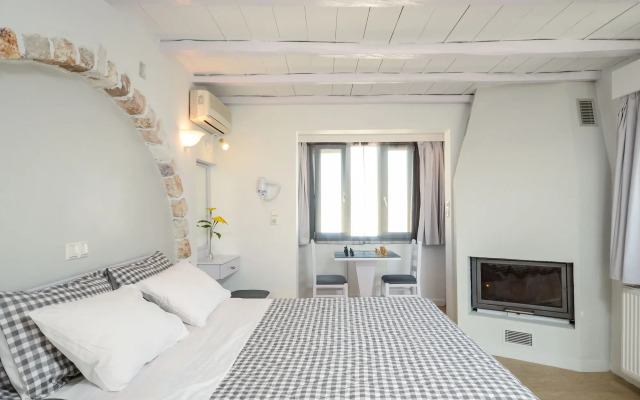 Santa Katerina Studios & Apartments