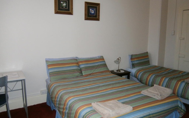 The Grand Guesthouse – Guest Rooms – Broken Hill