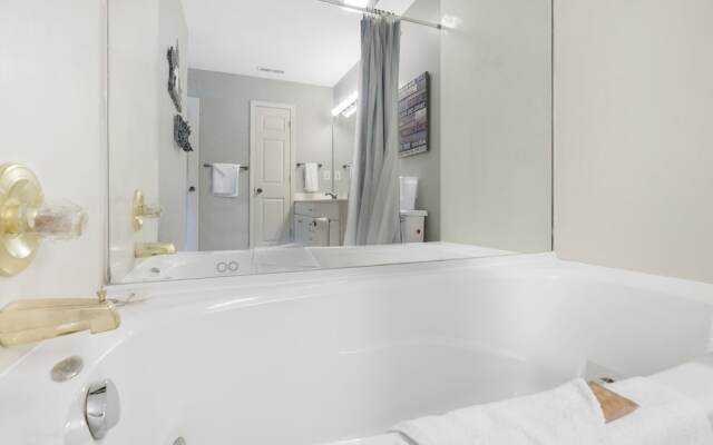 Ozark Escape at the Pointe