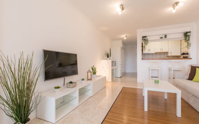 Panorama Studio, Ventana al Océano en Primera Línea