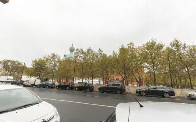 LovelyStay - Campo Pequeno Charming Apartment