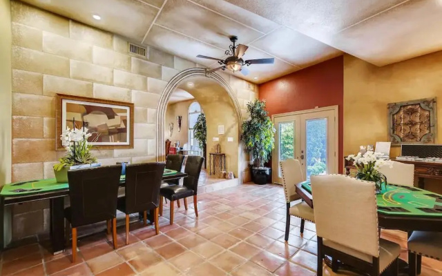 Villa Gordal - Enormous Villa in las Vegas with 39 Sleeps