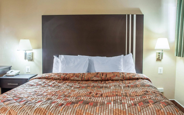 Amherst Inn & Suites