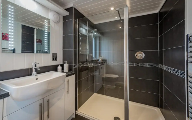 Scenic 2 Bedroom Karelia Lodge