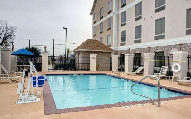 Comfort Suites Waco Near University Area