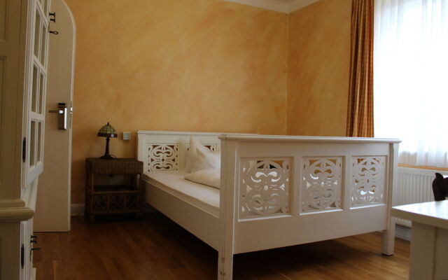 Re Hotel