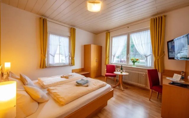 Winzerhotel - Restaurant zum Moselstrand