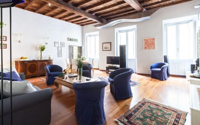 Luxury Trevi Apartment