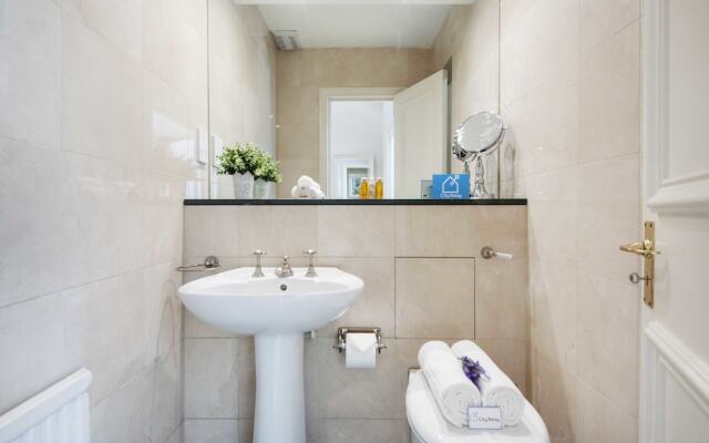 The Gloucester Road Deluxe - JML