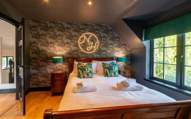 Northern Hideaways Apple Store, Ellingham