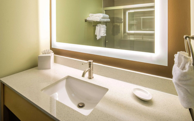 Red Lion Inn & Suites Everett